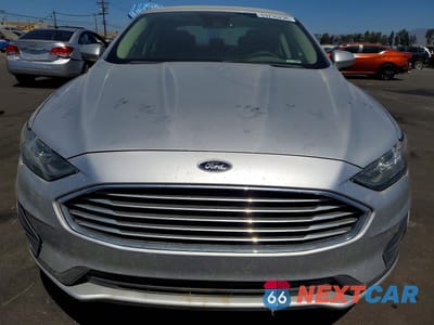 Piąte zdjęcie samochodu w środku: 2019 FORD FUSION SE VIN:3FA6P0HDXKR193411 - miniatura
