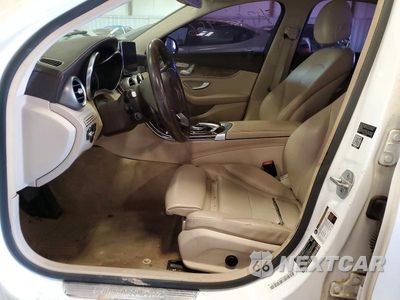 Zdjęcie 7 z 12 samochodu: 2015 MERCEDES-BENZ C 300 4MATIC VIN:55SWF4KB9FU009237 - miniatura