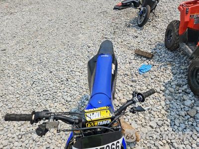 Piąte zdjęcie samochodu w środku: 2025 YAMAHA YZ250 F VIN:JYACG51C9SA011778 - miniatura