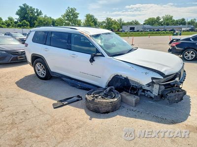 Czwarte zdjęcie samochodu z boku: 2023 JEEP GRAND CHEROKEE L LAREDO VIN:1C4RJKAG5P8894746 - miniatura