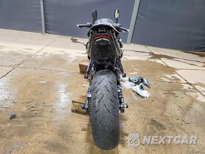 Czwarte zdjęcie samochodu z boku: 2025 SUZUKI GSX800 F VIN:JS1EM13B2S7100148 - miniatura