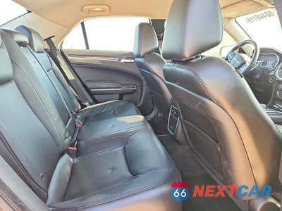 Zdjęcie 10 z 13 samochodu: 2017 CHRYSLER 300 LIMITED VIN:2C3CCARG9HH534281 - miniatura