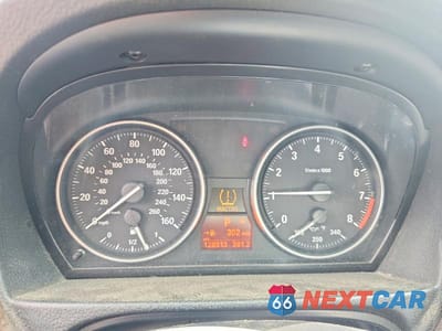 Zdjęcie 9 z 12 samochodu: 2011 BMW 335 XI VIN:WBAPL5C58BA917367 - miniatura