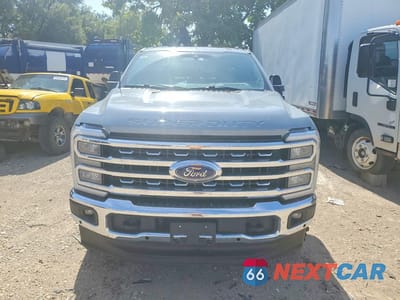 Piąte zdjęcie samochodu w środku: 2024 FORD F350 SUPER DUTY VIN:1FT8W3BT4REC60928 - miniatura