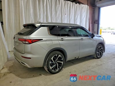 Trzecie zdjęcie samochodu z tyłu: 2024 MITSUBISHI OUTLANDER SEL VIN:JA4J4WA86RZ020076 - miniatura