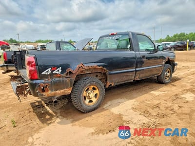 Trzecie zdjęcie samochodu z tyłu: 2004 CHEVROLET SILVERADO K1500 VIN:1GCEK14X34Z250170 - miniatura