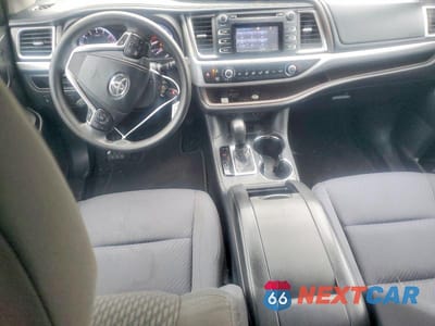 Zdjęcie 8 z 12 samochodu: 2014 TOYOTA HIGHLANDER LE VIN:5TDZARFH8ES006428 - miniatura