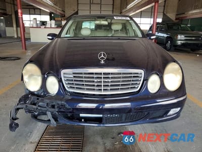 Piąte zdjęcie samochodu w środku: 2004 MERCEDES-BENZ E 320 VIN:WDBUF65J24A575560 - miniatura