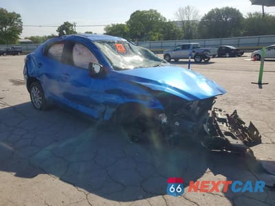 Czwarte zdjęcie samochodu z boku: 2017 TOYOTA YARIS IA BASE VIN:3MYDLBYV8HY165995 - miniatura