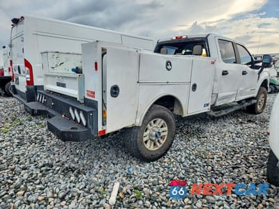 Trzecie zdjęcie samochodu z tyłu: 2019 FORD F350 SUPER DUTY VIN:1FT8W3BT1KEG01174 - miniatura