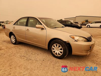 Czwarte zdjęcie samochodu z boku: 2005 TOYOTA CAMRY LE VIN:4T1BE32K05U540423 - miniatura