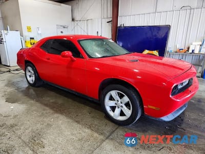 Czwarte zdjęcie samochodu z boku: 2014 DODGE CHALLENGER SXT VIN:2C3CDYAG3EH249766 - miniatura