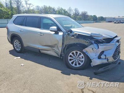 Czwarte zdjęcie samochodu z boku: 2026 TOYOTA GRAND HIGHLANDER XLE VIN:5TDAAAB53TS125155 - miniatura