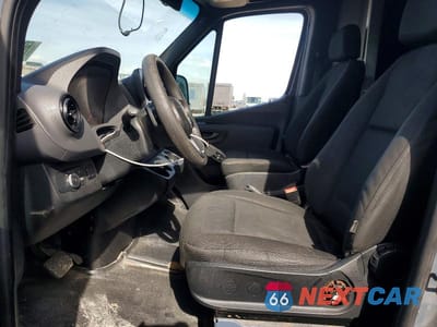 Zdjęcie 7 z 13 samochodu: 2019 MERCEDES-BENZ SPRINTER 2500/3500 DELIVERY VAN VIN:WD4PF1CD7KP151936 - miniatura