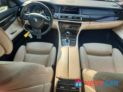 Zdjęcie 8 z 12 samochodu: 2015 BMW 740 LXI VIN:WBAYF4C56FD874013 - miniatura