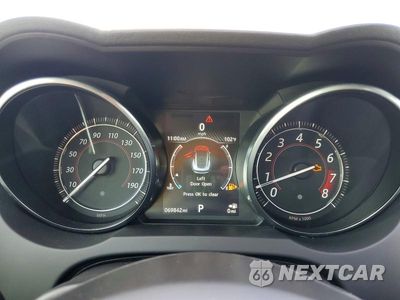 Zdjęcie 9 z 12 samochodu: 2016 JAGUAR F-TYPE VIN:SAJWA6AT6G8K34627 - miniatura
