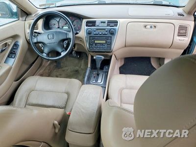 Zdjęcie 8 z 13 samochodu: 2002 HONDA ACCORD EX VIN:1HGCG22542A024040 - miniatura