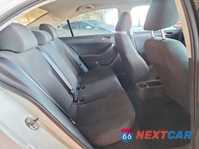 Zdjęcie 10 z 12 samochodu: 2011 VOLKSWAGEN JETTA BASE VIN:3VW2K7AJ5BM391081 - miniatura