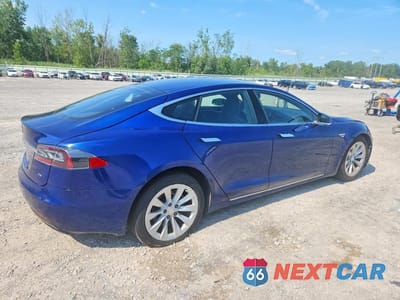 Trzecie zdjęcie samochodu z tyłu: 2016 TESLA MODEL S VIN:5YJSA1E16GF148422 - miniatura