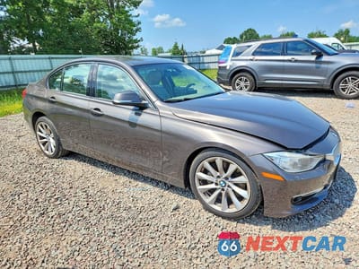 Czwarte zdjęcie samochodu z boku: 2013 BMW 335 XI VIN:WBA3B9C52DF140800 - miniatura