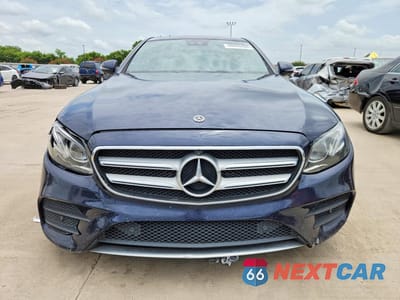 Piąte zdjęcie samochodu w środku: 2019 MERCEDES-BENZ E 300 VIN:WDDZF4JB9KA666404 - miniatura