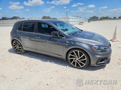 Czwarte zdjęcie samochodu z boku: 2018 VOLKSWAGEN GOLF R VIN:WVWVF7AU2JW180093 - miniatura