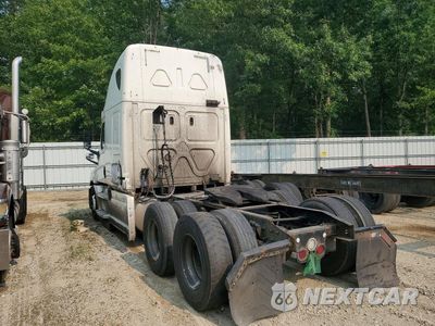 Drugie zdjęcie samochodu z przodu: 2018 FREIGHTLINER CASCADIA 126 SEMI TRUCK VIN:3AKJHHDR5JSJR0332 - miniatura