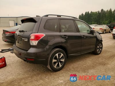 Trzecie zdjęcie samochodu z tyłu: 2017 SUBARU FORESTER 2.5I PREMIUM VIN:JF2SJAEC4HH574100 - miniatura