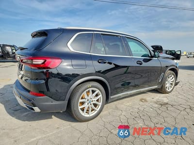 Trzecie zdjęcie samochodu z tyłu: 2021 BMW X5 XDRIVE45E VIN:5UXTA6C0XM9H51876 - miniatura