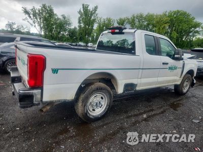 Trzecie zdjęcie samochodu z tyłu: 2024 FORD F250 SUPER DUTY VIN:1FT7X2AA0RED61581 - miniatura