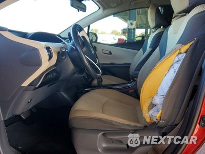 Zdjęcie 7 z 12 samochodu: 2016 TOYOTA PRIUS THREE VIN:JTDKARFU1G3525825 - miniatura