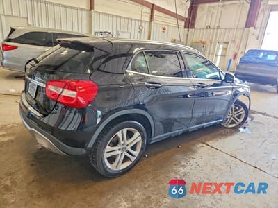 Trzecie zdjęcie samochodu z tyłu: 2018 MERCEDES-BENZ GLA 250 4MATIC VIN:WDCTG4GB2JJ463321 - miniatura