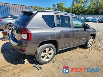 Trzecie zdjęcie samochodu z tyłu: 2015 JEEP COMPASS LATITUDE VIN:1C4NJCEAXFD209849 - miniatura