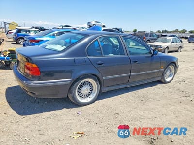 Trzecie zdjęcie samochodu z tyłu: 2000 BMW 528 I AUTOMATIC VIN:WBADM6345YGV01618 - miniatura