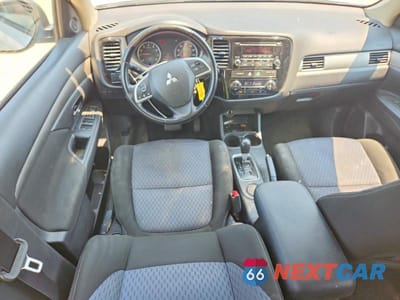 Zdjęcie 8 z 13 samochodu: 2015 MITSUBISHI OUTLANDER ES VIN:JA4AD2A37FZ004168 - miniatura