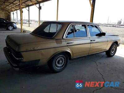 Trzecie zdjęcie samochodu z tyłu: 1984 MERCEDES-BENZ 300 DT VIN:WDBAB33AXEA006277 - miniatura