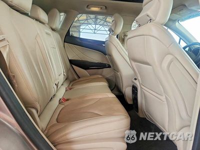 Zdjęcie 10 z 12 samochodu: 2019 LINCOLN MKC RESERVE VIN:5LMTJ3DH0KUL09502 - miniatura