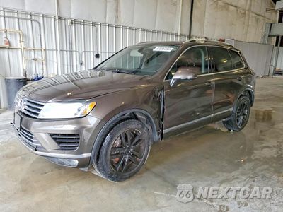 2015 VOLKSWAGEN TOUAREG V6 WVGEF9BP8FD006824 - główne zdjęcie licytacji z USA - miniatura