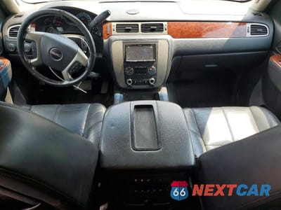 Zdjęcie 8 z 13 samochodu: 2013 GMC YUKON XL K1500 SLT VIN:1GKS2KE79DR320847 - miniatura