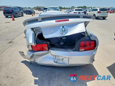 Zdjęcie 6 z 12 samochodu: 2006 FORD MUSTANG VIN:1ZVFT80N765136386 - miniatura