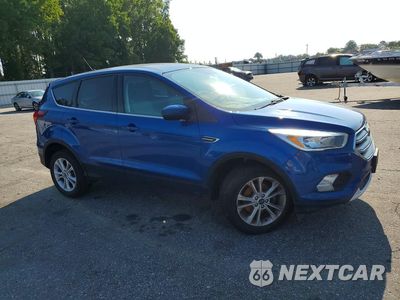 Czwarte zdjęcie samochodu z boku: 2019 FORD ESCAPE SE VIN:1FMCU0GD1KUC19633 - miniatura