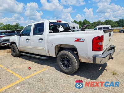 Drugie zdjęcie samochodu z przodu: 2010 CHEVROLET SILVERADO C1500 LT VIN:3GCRCSE05AG221934 - miniatura