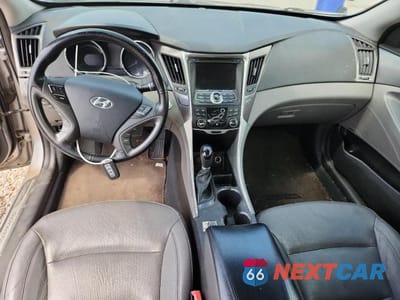 Zdjęcie 8 z 12 samochodu: 2013 HYUNDAI SONATA HYBRID VIN:KMHEC4A47DA083251 - miniatura