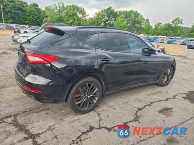 Trzecie zdjęcie samochodu z tyłu: 2018 MASERATI LEVANTE VIN:ZN661XUA8JX299215 - miniatura