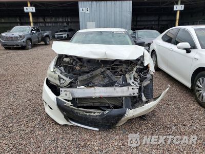 Piąte zdjęcie samochodu w środku: 2017 NISSAN MAXIMA 3.5 S VIN:1N4AA6AP4HC414236 - miniatura