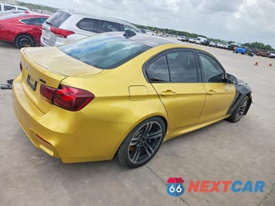 Trzecie zdjęcie samochodu z tyłu: 2017 BMW M3 VIN:WBS8M9C58H5G42141 - miniatura