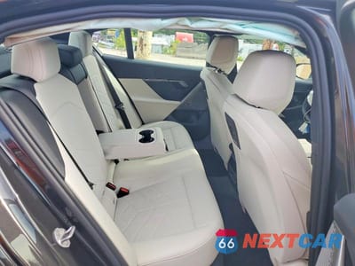 Zdjęcie 10 z 12 samochodu: 2026 BMW 530 I VIN:WBA43FJ09TCW86940 - miniatura