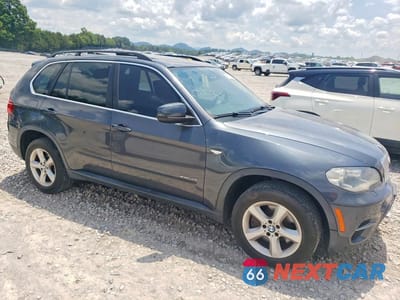 Czwarte zdjęcie samochodu z boku: 2013 BMW X5 XDRIVE50I VIN:5UXZV8C50D0C14511 - miniatura