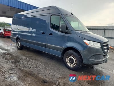 Czwarte zdjęcie samochodu z boku: 2019 MERCEDES-BENZ SPRINTER 2500/3500 DELIVERY VAN VIN:WD4PF1CD5KP143494 - miniatura