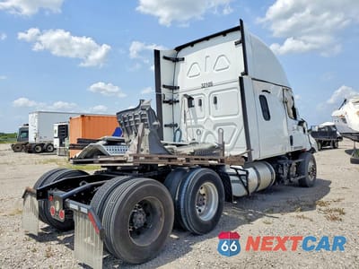 Trzecie zdjęcie samochodu z tyłu: 2022 FREIGHTLINER CASCADIA 116 SEMI TRUCK VIN:3AKJHPDV5NSNH9769 - miniatura